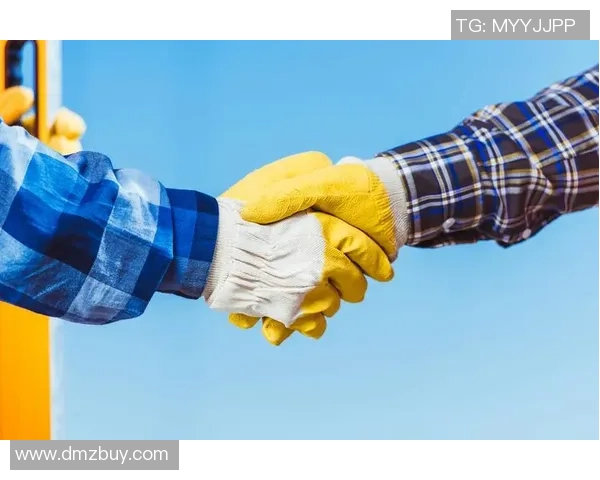 足球扛靶子背后的故事与精神探讨如何在逆境中坚持与奋斗 足球扛靶子背后的故事与精神探讨如何在逆境中坚持与奋斗